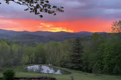 Image de Tranquility and Serenity in the Mountains