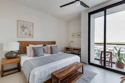 Image de Apt 505 with stunning Lagoon view w/pool and gym
