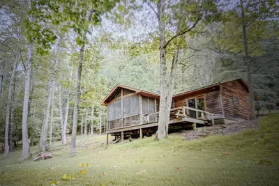 Image de Backyard creek, screened porch