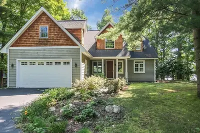 Image de Stunning 4 Bedroom 3. 5 bath home on Clam Lake at Torch Lake