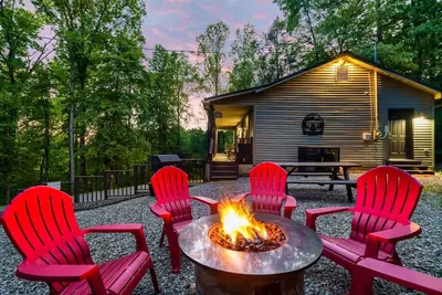 Image de Aug-Sep Deals! 5 min to Dollywood! Game room! Ideal spot for families!