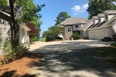 Image de June Summer Sale! - 15% Off - Cozy, Private Water Front Home with Long Pier