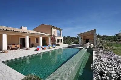 Modern Countryside Villa, between Pollenca & Alcudia, A/C, Private Pool - 6 mins to Golf Course!