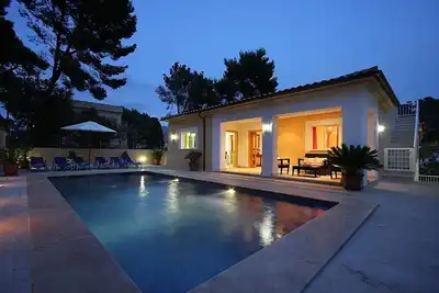 Modern & Stylish Villa, A/C, Private Pool in Cala San Vicente, 400 meters to Cala Molins Beach!