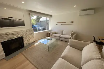 Image de Great location! This Property Has Been Sold. No Longer Available!