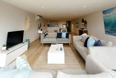 Image de Beachfront apartment with stunning views and fabulous location