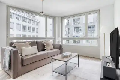 Bright Wiedikon 3. 5 Room w/ Storage & W/D, near Market, by Blueground