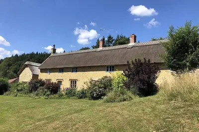 Image de Stunning Somerset Farmhouse set in its own valley.