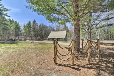 Image de 6 Mi to Shingleton: Manistique Home w/ Yard!