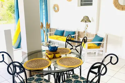 Image de Villa Zabitan with Jacuzzi and river