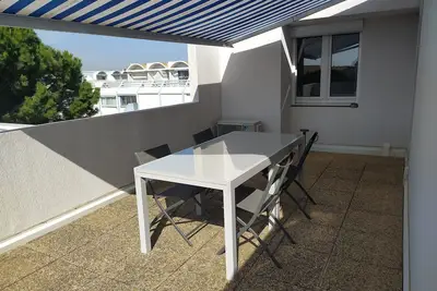 Image de Appartement toit terrasse idéal 4 places. à 5mn de la mer