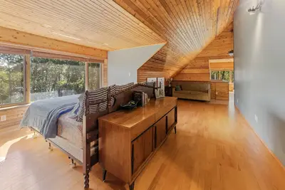 Image de Peaceful rural lakeside retreat