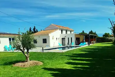 Image de Promo juin Belle villa avec sa piscine privée, avec le beau soleil de Provence