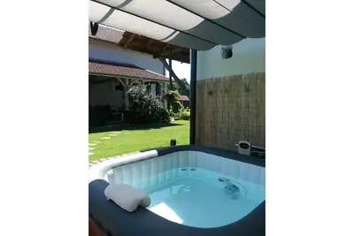 Image de Studio de charme tout confort avec jacuzzi