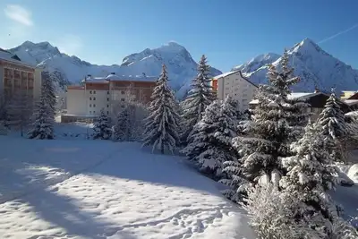 Image de À 50m des pistes de ski, 3ème étage, vue montagne, balcon, parking, télévision, casier à ski, 30m²