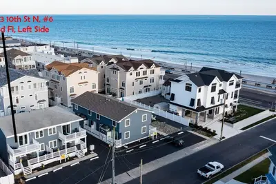 Image de 223 10th Street N, Unit 6 · Radiant Beach Block Condo ★ Parking ★ Patio