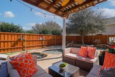 Image de Amazing Gem for groups w\/ Heated Pool and Spa