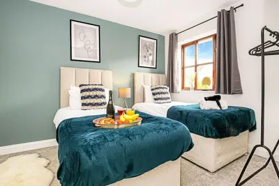 Image de Detached House - Central Mk - Parking - Fast Wifi
