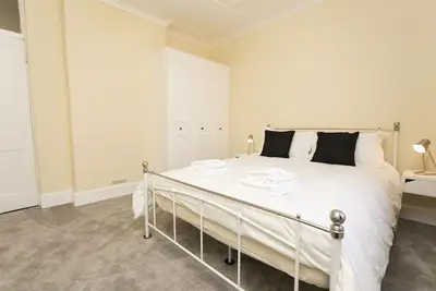 Image de Spacious 4 Bed House, sleeps 7- Near Deal Beach