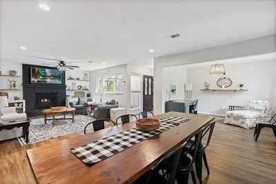 Image de Hickory Haven-Clean-Updated - The Woodlands -  Private home