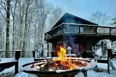 Image de Aire - Zen Oasis Retreat Private/Hotub/Sauna/Pool Table/Poker/Firepit/Bbq