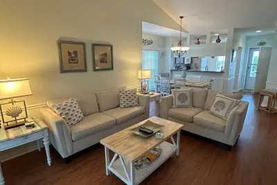 Image de Amazing Location at the Ship Watch Yacht & Tennis Club 3 month rental~ Ship1815