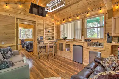 Image de Grill, Fire Pit: Pet-Friendly Lakeside Cottage!