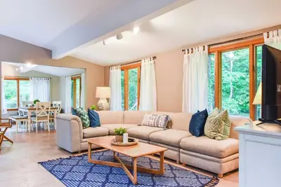 Image de Central Ac 3 Min Walk to Pond!