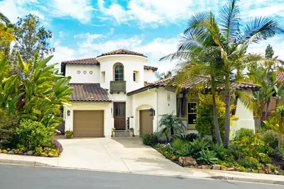 Image de Gorgeous furnished home in a gated community--quiet & safe, 10 mins to ocean