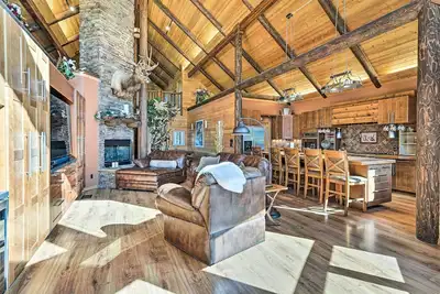 Image de Luxe Prescott Nat’l Forest Home w/ Huge Deck