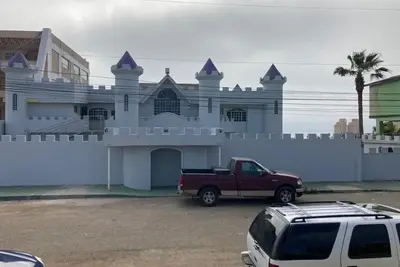 Romantic Mexican Castle w/ocean view and balcony