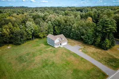 Image de Modern 2 Story Home w/hot tub-2600 sq ft-2 acres
