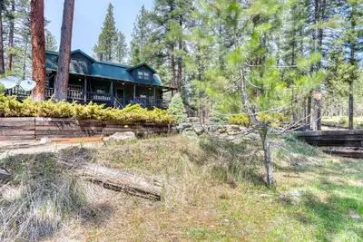 Image de Main & Guest Cabin on 3 Acres in Woods with Pond