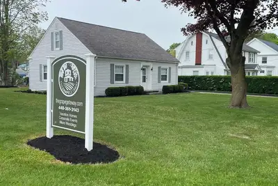 Centrally located local wineries, Gotl, and Spire. Walk to winery, coffeehouse