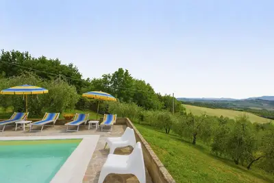 Belle maison de vacances privée avec piscine privée, Wifi, Tv, terrasse, vue panoramique, parking