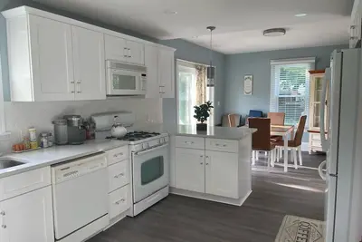 Image de Minutes from Niagara Falls in a Historic Village\n