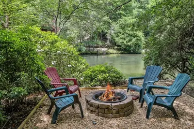 Image de Dellinger Retreat On The River