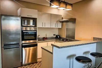 Image de Moderne, lumineux & spacieux avec balcon -Central -Wifi-Smart Tv-Clim