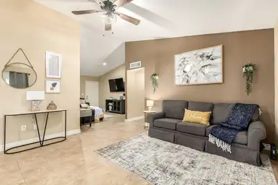 Image de Newly furnished 3 bedroom house with shining pool