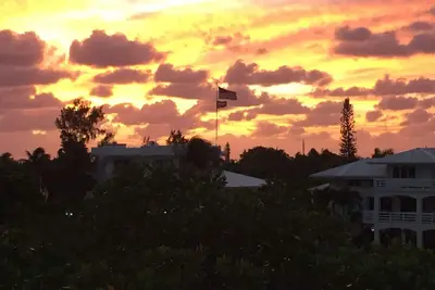 Image de Safety harbor seasonal fishing getaway with room for 12