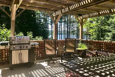Image de Stunning lake views and privacy only mins. to downtown Lenox, Stockbridge, Lee.
