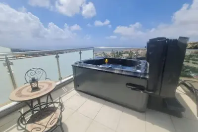 Image de Panoramic Holidays - Deluxe 3 - Apartment with Outdoor Jacuzzi - Sea View