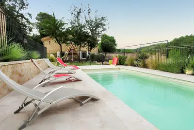 Image de Homerez - Villa spacieuse à Divajeu avec piscine privée