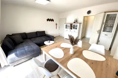 Top renovated apartment in a great location!