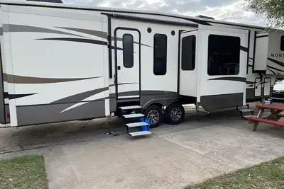Image de Luxury Rv with all the amenities needed, Not far from outdoor/Indoor activities