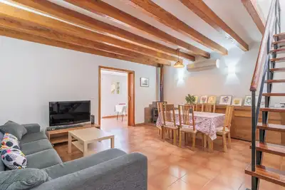 Image de Maison de vacances C'as Pobres avec vue sur les montagnes, Wi-Fi, climatisation et balcon.