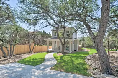 Image de Canyon Lake Home w/ Deck ~ 1 Mi to Comal Park