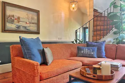 Image de The Federal Style Storybook Home + Parking