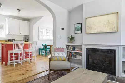 Image de 4-minutes to Sugarbush, steps to Warren Village!