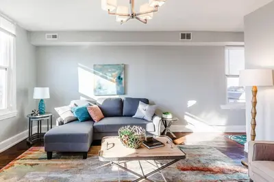 Image de 2 Large Apts w/ Parking - Downtown/Over the Rhine